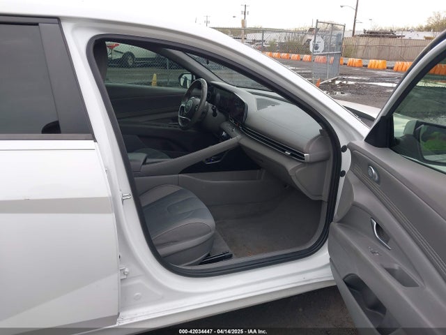 5NPLS4AG8PH097911 Hyundai ELANTRA SEL