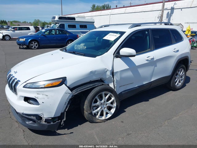 1C4PJLCB0FW616538 Jeep Cherokee Latitude