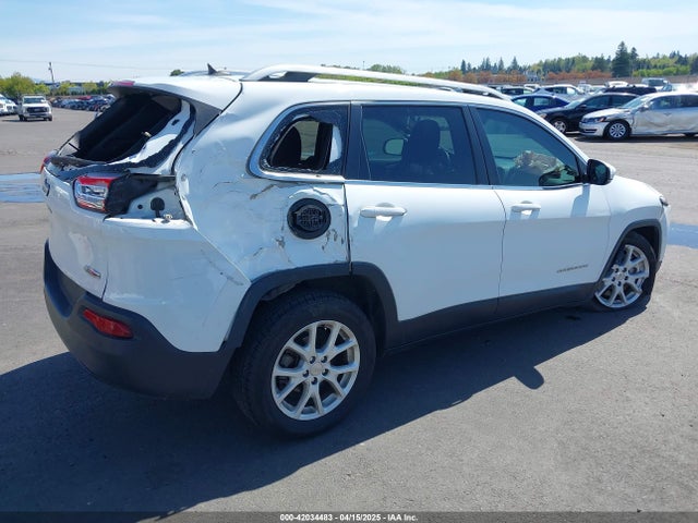 1C4PJLCB0FW616538 Jeep Cherokee Latitude