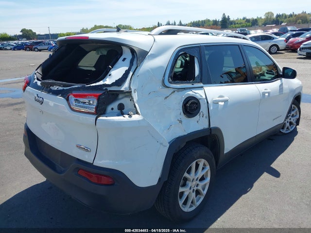 1C4PJLCB0FW616538 Jeep Cherokee Latitude