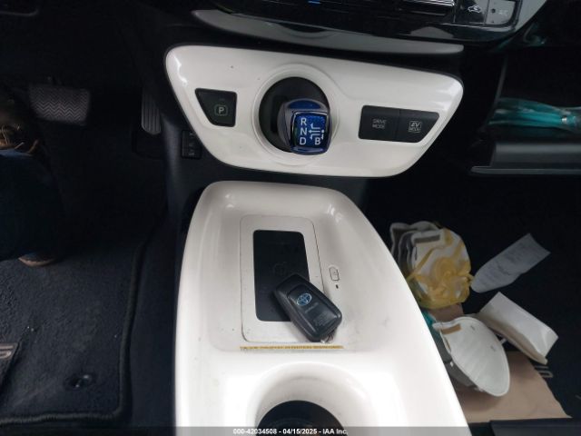 JTDKARFU5G3018264 Toyota Prius Four Touring