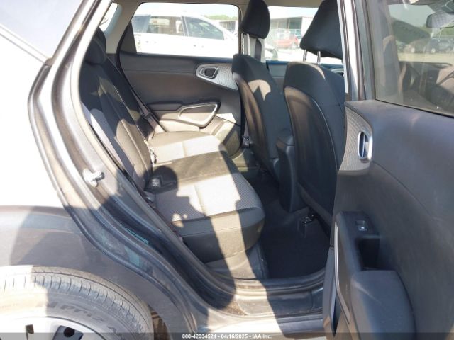 KNDJ23AU2R7917821 KIA SOUL LX