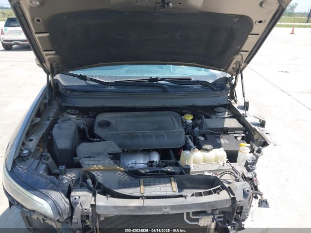 1C4PJLCB5KD327631 Jeep Cherokee Latitude Fwd