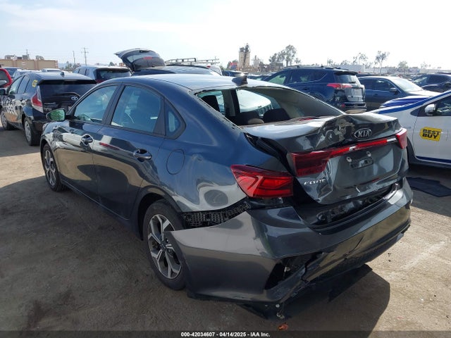 3KPF24AD6ME387387 KIA Forte Lxs