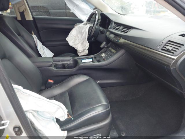 JTHKD5BH8G2268613 Lexus CT 200H