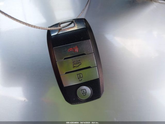 5XXGT4L39KG290775 KIA Optima S