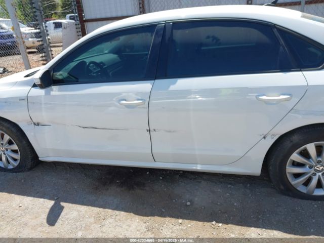 1VWAT7A33FC047606 Volkswagen Passat 1.8t Wolfsburg Edition