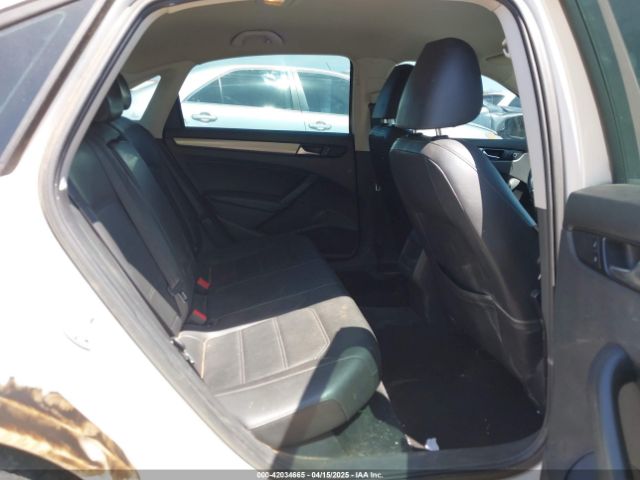 1VWAT7A33FC047606 Volkswagen Passat 1.8t Wolfsburg Edition