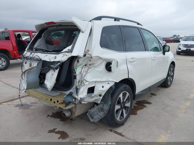 JF2SJARC3JH499678 Subaru Forester 2.5i Limited