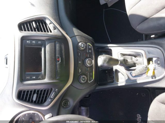 1C4PJLCB9FW627909 Jeep Cherokee Latitude