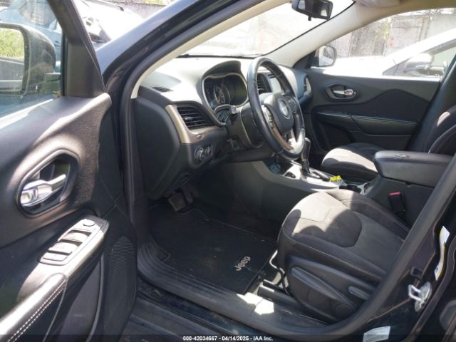 1C4PJLCB9FW627909 Jeep Cherokee Latitude