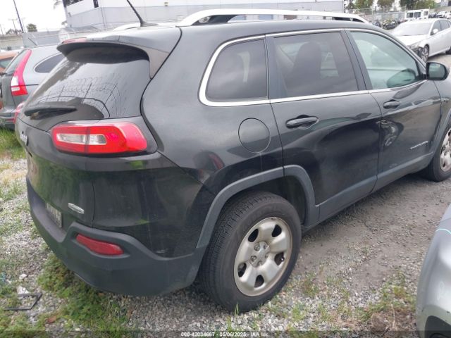 1C4PJLCB9FW627909 Jeep Cherokee Latitude