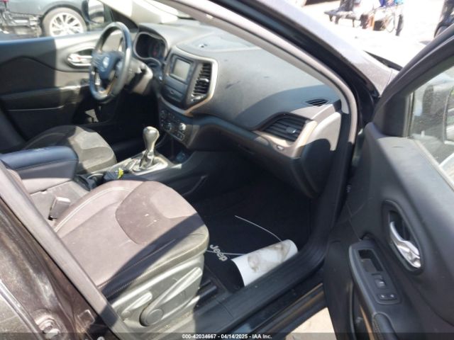 1C4PJLCB9FW627909 Jeep Cherokee Latitude
