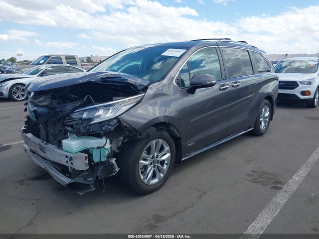 5TDZRKEC6MS041151 Toyota Sienna Limited