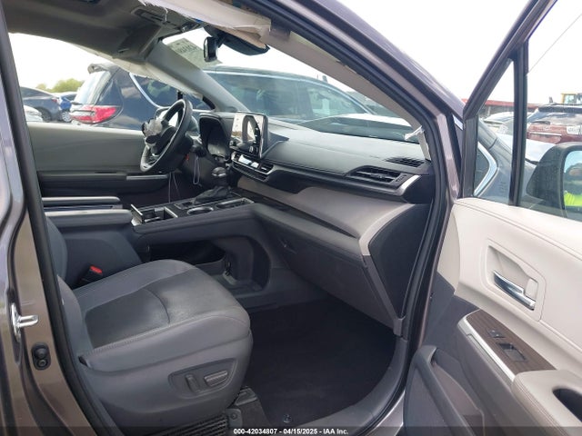 5TDZRKEC6MS041151 Toyota Sienna Limited
