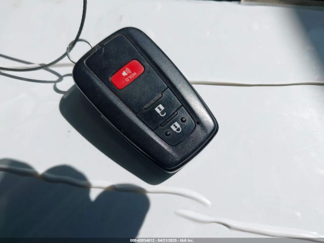 JTDKBRFUXJ3066430 Toyota Prius Two