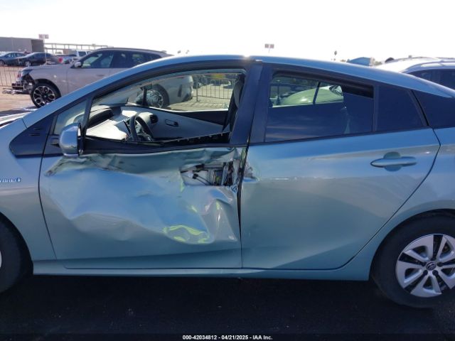 JTDKBRFUXJ3066430 Toyota Prius Two
