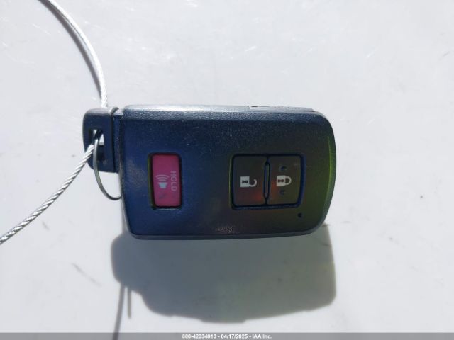 JTDKDTB30F1100821 Toyota Prius C Four