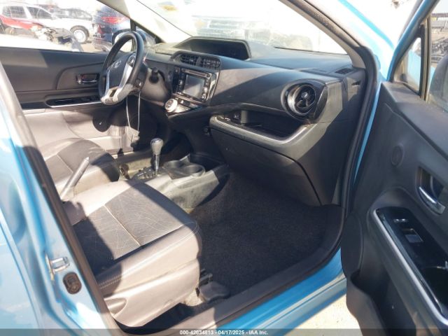 JTDKDTB30F1100821 Toyota Prius C Four