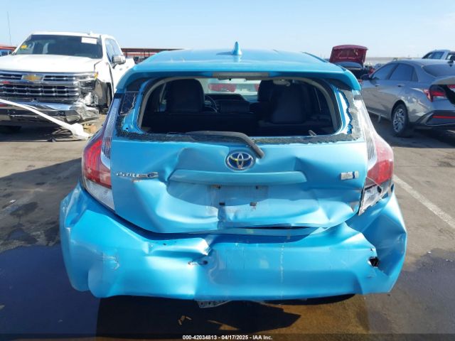 JTDKDTB30F1100821 Toyota Prius C Four