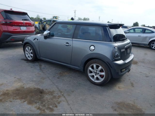 2010 MINI COOPER S WMWMF7C55ATZ34491 Photo 2