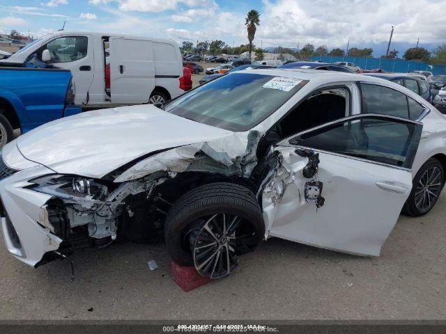 58ADA1C14RU053612 Lexus ES 300H