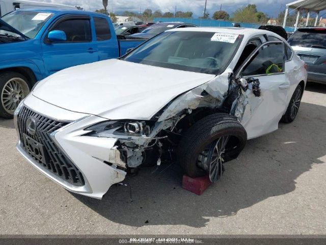 58ADA1C14RU053612 Lexus ES 300H