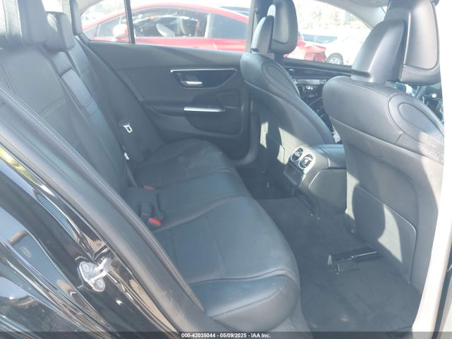 W1KAF4GB1NR055504 Mercedes-Benz m264
