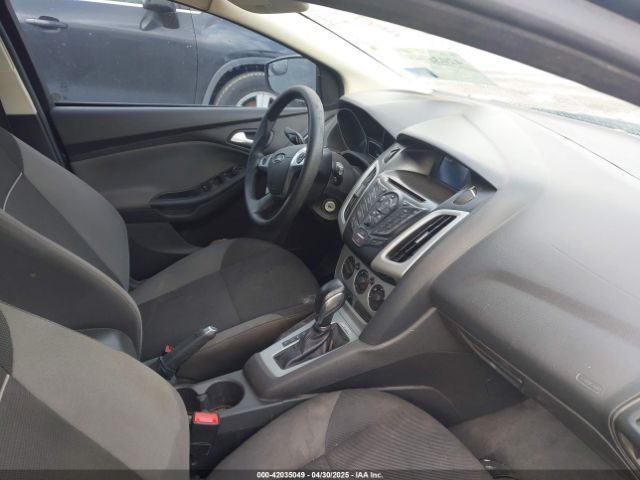 1FADP3K2XEL323626 Ford FOCUS SE