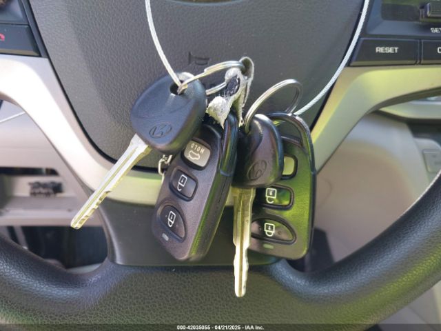 5NPD84LF3HH157294 Hyundai ELANTRA SE
