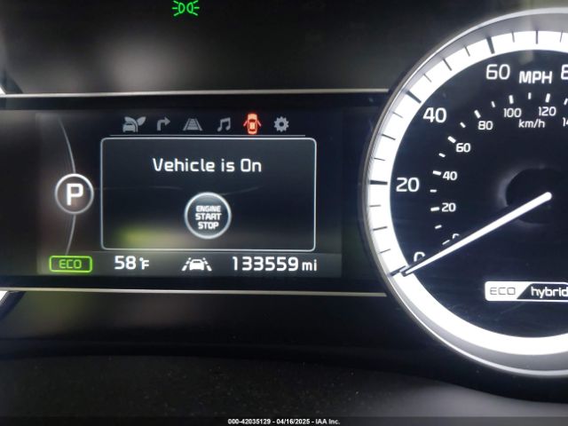 KNDCE3LC6H5048381 KIA Niro Touring