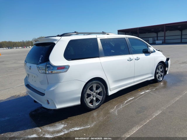 5TDXZ3DC8HS871148 Toyota Sienna Se Premium 8 Passenger