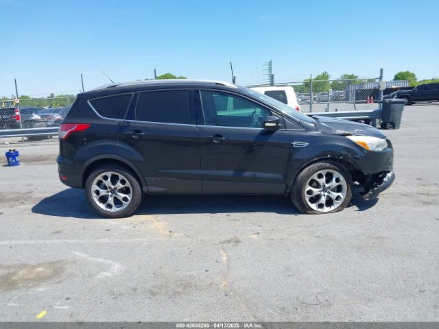 1FMCU0JX5FUB87813 Ford Escape Titanium
