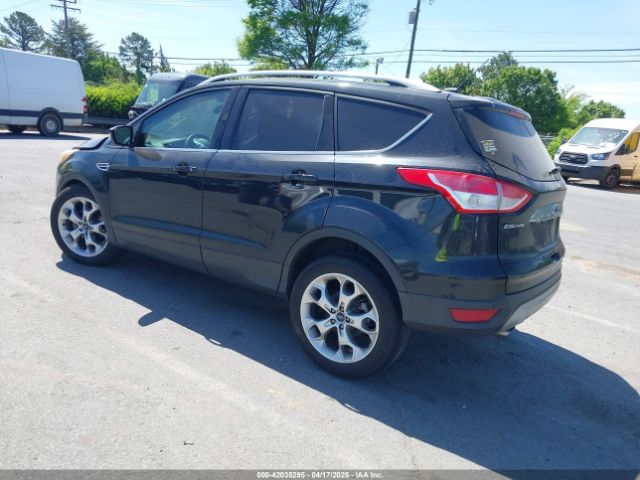 1FMCU0JX5FUB87813 Ford Escape Titanium
