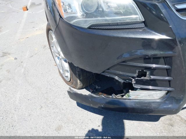 1FMCU0JX5FUB87813 Ford Escape Titanium