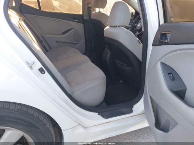 KNAGM4A71F5631449 KIA Optima Lx