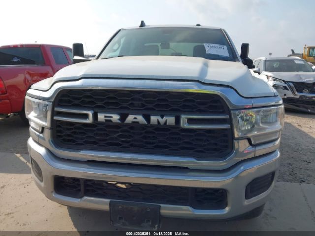 3C6UR4HJ5NG337737 RAM 2500 Tradesman  4x2 8' Box
