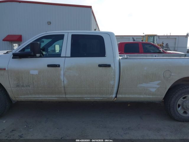 3C6UR4HJ5NG337737 RAM 2500 Tradesman  4x2 8' Box