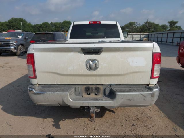 3C6UR4HJ5NG337737 RAM 2500 Tradesman  4x2 8' Box