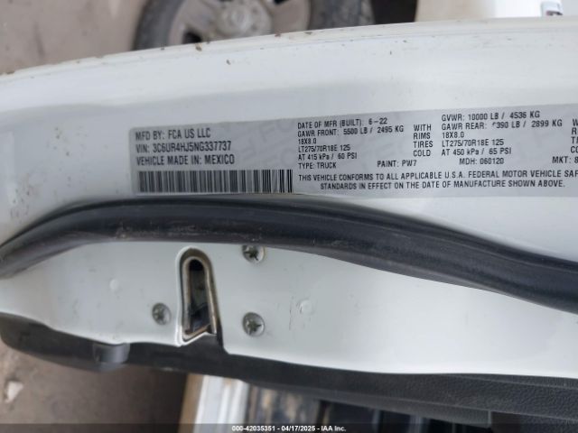3C6UR4HJ5NG337737 RAM 2500 Tradesman  4x2 8' Box