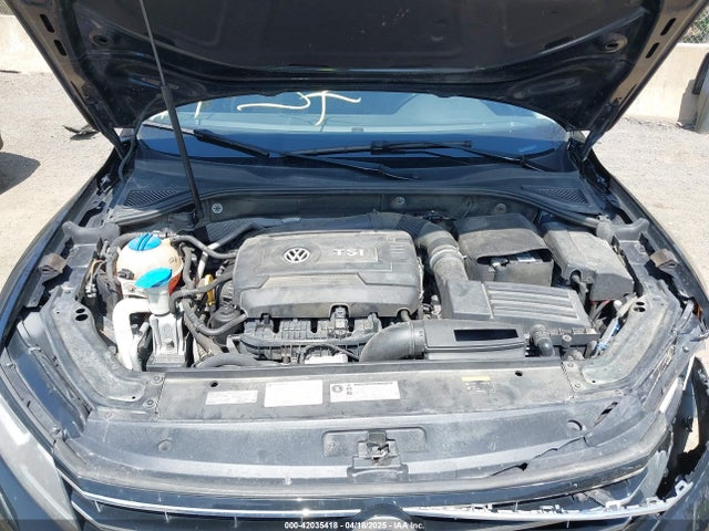 1VWDT7A35HC057621 Volkswagen Passat 1.8t R-line