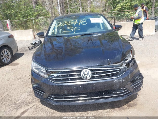 1VWDT7A35HC057621 Volkswagen Passat 1.8t R-line