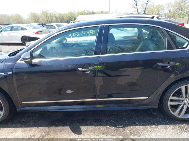 1VWDT7A35HC057621 Volkswagen Passat 1.8t R-line