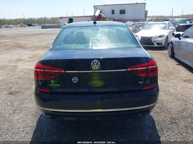 1VWDT7A35HC057621 Volkswagen Passat 1.8t R-line