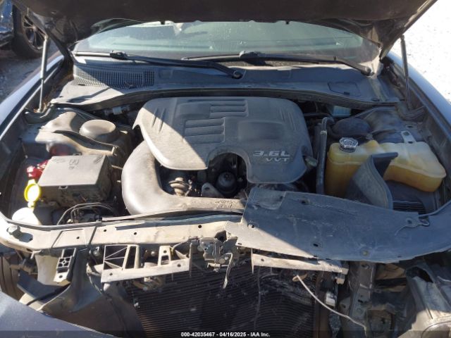 2C3CDXBGXKH653295 Dodge Charger Sxt Rwd