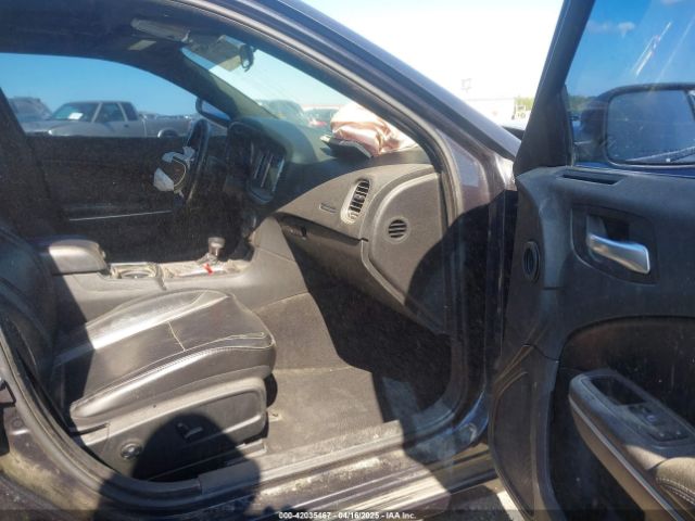 2C3CDXBGXKH653295 Dodge Charger Sxt Rwd
