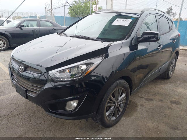 KM8JU3AG1FU109439 Hyundai TUCSON SE