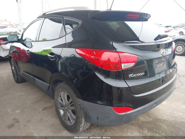 KM8JU3AG1FU109439 Hyundai TUCSON SE