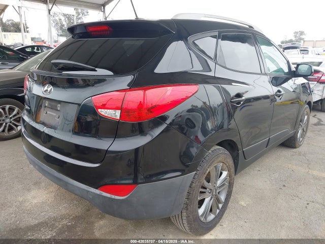 KM8JU3AG1FU109439 Hyundai TUCSON SE