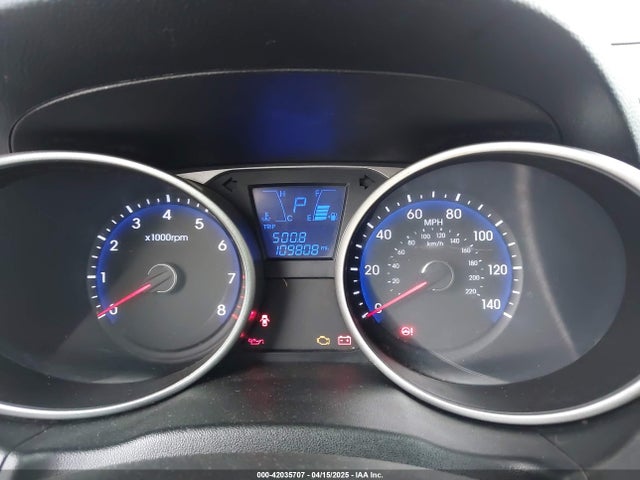 KM8JU3AG1FU109439 Hyundai TUCSON SE